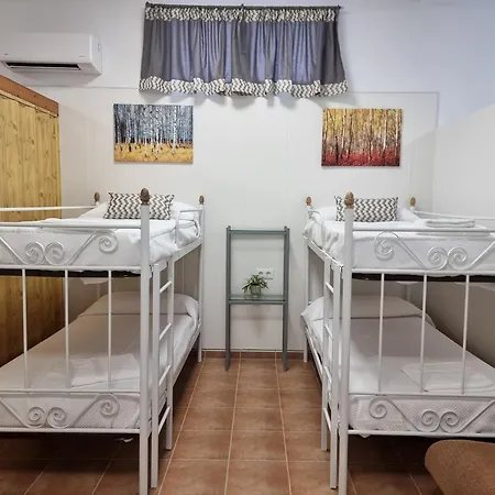 El Castillo Hostel *