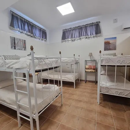El Castillo Hostel Sarria
